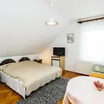 Burg Bed & Breakfast